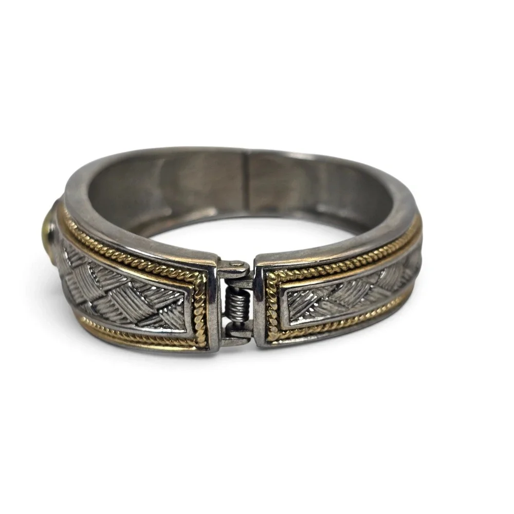 N/A striking vintage
